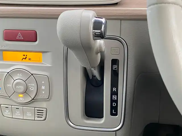 スズキ ラパン X 岐阜県 2016(平28)年 4万km フレンチミントPM AM/FM/CD/AUX/レーダーブレーキサポート/横滑り防止装置/運転席シートヒーター/アイドリングストップ/ベンチシート/オートライト/LEDヘッドライト/純正フロアマット/純正14インチAW/純正ドアバイザー/スペアキー/スマートキー/取扱説明書/保証書