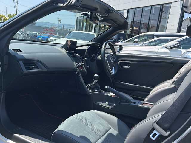 ホンダ Ｓ６６０ α 大阪府 2016(平28)年 3.7万km プレミアムスターホワイトP ワンオーナー/無限エアロ/６MT/ターボ/バックカメラ/ETC/Bluetooth/オートライト/オートエアコン/純正フロアマット/純正アルミホイール/ホロ式オープンカー/クルーズコントロール/ABS/横滑り防止装置/エアバッグ/保証書、取説