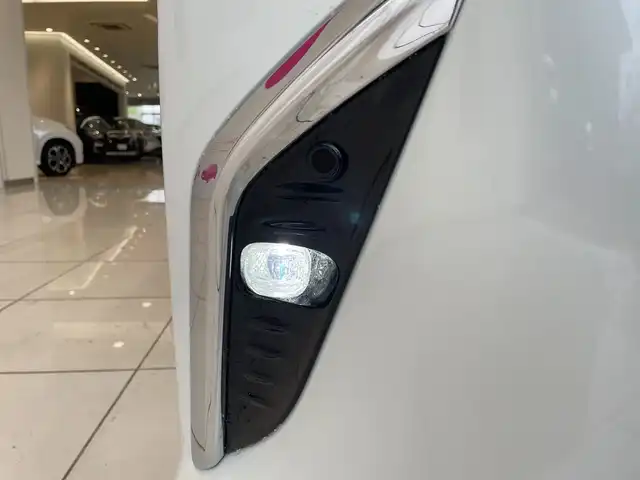 トヨタ アルファードハイブリット Z 埼玉県 2025(令7)年 0.6万km プラチナホワイトパールマイカ トヨタセーフティーセンス/JBLサウンド/ガラスルーフ/純正ディスプレイオーディオ（TV/ナビ付）/パノラミックビューモニター/両側パワースライドドア/パワーバックドア/レーダークルーズコントロール/LEDオートライト/革シート/シートヒーター/クーラー/メモリーシート/純正18インチアルミホイール/オートステップ/ワイヤレス充電/ブラインドスポットモニター/ヘッドアップディスプレイ/純正ETC2.0