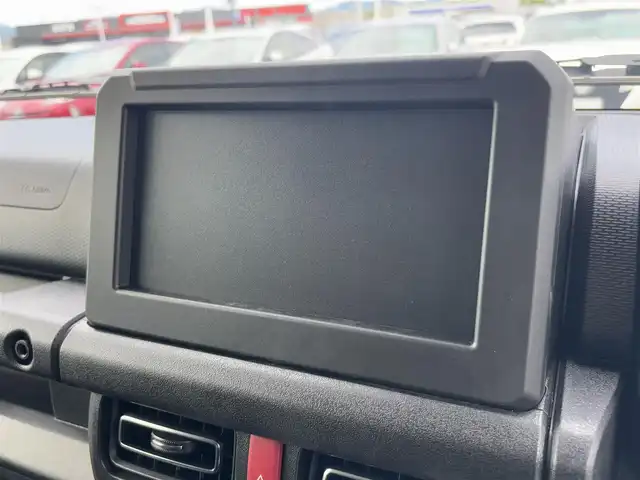 スズキ ジムニー XC 徳島県 2024(令6)年 0.1万km未満 ピュアホワイトP スズキセーフティサポート/盗難防止措置/クルーズコントロール/ダウンアシストコントロール/４WD/ターボエンジン/シートヒーター（D/N席）/オートライト/スマートキー/フォグライト/LEDヘッドライト/プッシュスタート