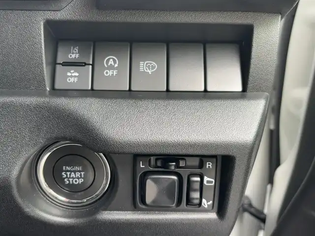 スズキ ジムニー XC 徳島県 2024(令6)年 0.1万km未満 ピュアホワイトP スズキセーフティサポート/盗難防止措置/クルーズコントロール/ダウンアシストコントロール/４WD/ターボエンジン/シートヒーター（D/N席）/オートライト/スマートキー/フォグライト/LEDヘッドライト/プッシュスタート