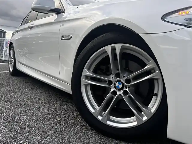 ＢＭＷ ５２３ｄ ブルーパフォーマンス Mスポーツ 静岡県 2013(平25)年 9.6万km アルピンホワイトⅢ ユーザー買取車両/純正ナビ/　【CD/DVD/BT/地デジTV】/純正18インチAW/純正LEDヘッドライト/クルーズコントロール/パドルシフト/パワーシート/バックカメラ/クルーズコントロール/電動パーキングブレーキ/オートホールド/ドライブレコーダー/スマートキー/プッシュスタート/新車時保証書/取扱説明書/スペアキー×1