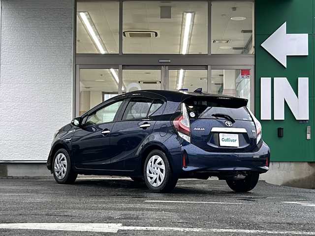 トヨタ アクア S スタイルブラック 愛知県 2018(平30)年 1.9万km ダークブルーマイカ 禁煙車/ワンオーナー/レーンキープアシスト/衝突軽減ブレーキ/パナソニックSDナビ/フルセグ/バックカメラ/Bluetooth/ドライブレコーダー/ETC/ステアリングリモコン/ECOMODE/EVMODE/オートライト/オートハイビーム/ドアバイザー/純正フロアマット/取扱説明書/保証書