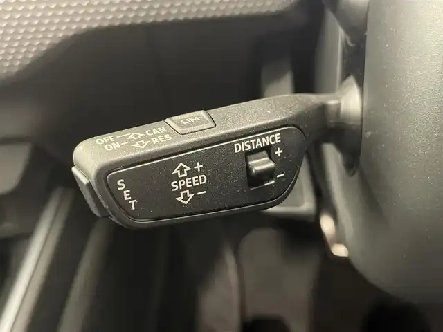 アウディ Ａ１ SB 35TFSI Sライン 岡山県 2020(令2)年 3.8万km グレイシアホワイトメタリック Sラインインテリアプラスパッケージ/アシスタンスパッケージ/コントラストルーフ/スマートフォンインターフェイス/ナビゲーションパッケージ/リアカメラ/Bluetooth/LEDヘッドライト/ハーフレザーシート/シートヒーター/ヴァーチャルコックピット/プッシュスタート/ETC/アップルカープレイ/アンドロイドオート/ドラレコ（F/R）/PDC/アウディプレセンス/アダプティブドライブアシスト/レーン逸脱警告/レインセンサー