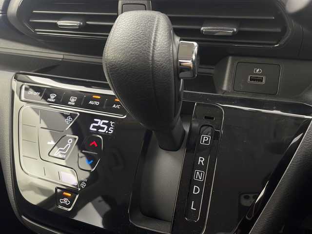 日産 デイズ ハイウェイスターX 大阪府 2023(令5)年 0.4万km ブラック 純正ディスプレイオーディオ/アラウンドビューモニター/スマートルームミラー/エマージェンシーブレーキ/クリアランスソナー/LEDヘッドライト/ドライブレコーダー/プッシュスタート /スマートキー