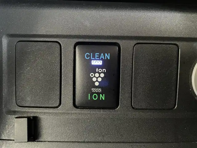 トヨタ ＲＡＶ４ スタイル 千葉県 2010(平22)年 10.7万km ホワイトパールクリスタルシャイン ワンオーナー/純正ナビ/・CD/DVD/TV/FM/AM/純正フロアマット/スマートキー/電動格納ミラー/ユーティリティネット/ETC/保証書/スペアキー