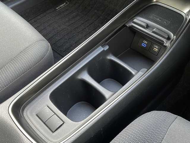 トヨタ アクア Z 新潟県 2022(令4)年 3.3万km クリアベージュメタリック 4WD/純正ディスプレイオーディオ/BT/USB/バックカメラ/ETC/衝突被害軽減ブレーキ/レーンキープアシスト/レーダークルーズコントロール/ステアリングスイッチ/スマートキー/プッシュスタート/LEDヘッドライト/オートライト/オートハイビーム/フォグランプ/純正15インチアルミホイール