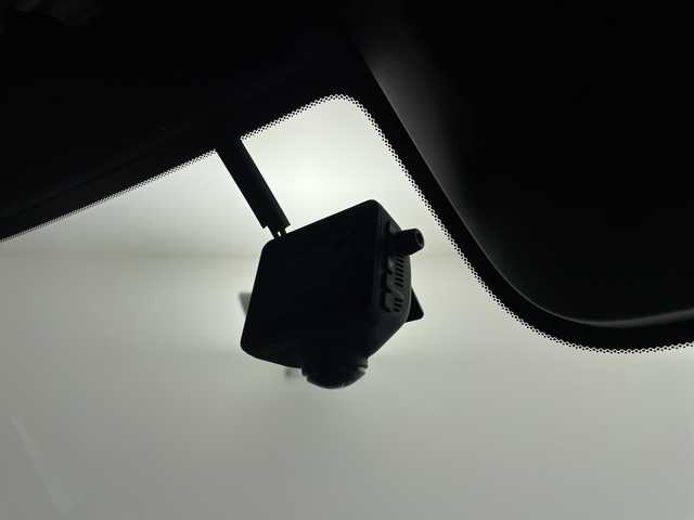 ホンダ ステップワゴン スパーダ eHEV プレミアムライン 鹿児島県 2023(令5)年 0.8万km プラチナホワイトパール 純正11インチナビ/（Bluetooth/フルセグTV/CD/DVD/USB接続）/純正フリップダウンモニター/マルチビューカメラ/パワーバックドア/パドルシフト/レーダークルーズコントロール/両側パワースライドドア/BSM/ハーフレザーシート/オットマン/オートライト/MUGENフロントグリル/ETC/前後ドライブレコーダー/純正フロアマット/純正17インチAW/スペアキー/AAC