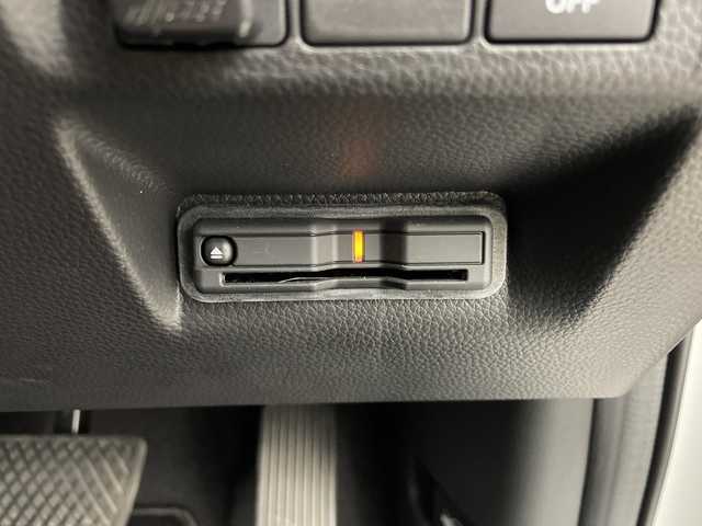 ホンダ ステップワゴン スパーダ eHEV プレミアムライン 鹿児島県 2023(令5)年 0.8万km プラチナホワイトパール 純正11インチナビ/（Bluetooth/フルセグTV/CD/DVD/USB接続）/純正フリップダウンモニター/マルチビューカメラ/パワーバックドア/パドルシフト/レーダークルーズコントロール/両側パワースライドドア/BSM/ハーフレザーシート/オットマン/オートライト/MUGENフロントグリル/ETC/前後ドライブレコーダー/純正フロアマット/純正17インチAW/スペアキー/AAC