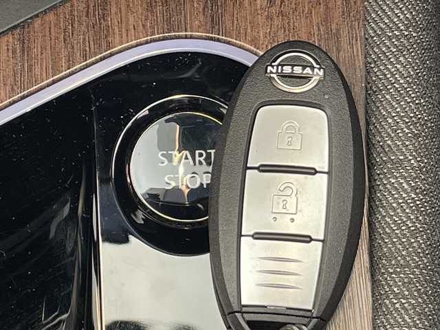 日産 オーラ G レザーエディション 岐阜県 2021(令3)年 4.3万km ピュアホワイトパール BOSEサウンドシステム/アラウンドビューモニター/プロパイロット/純正ナビ/フルセグテレビ/ETC2.0/AppleCarPlay/AndroidAuto/Bluetooth/USB/iPod/デジタルインナーミラー/ブラインドスポットモニター/置くだけ充電/LEDヘッドライト/オートマチックハイビーム/革シート/純正フロアマット/エマージェンシーブレーキ/前後コーナーセンサー/アンチブレーキシステム/横滑り防止装置/盗難防止装置/インテリジェントキー