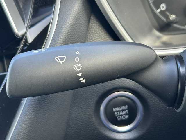 トヨタ カローラ G 福島県 2023(令5)年 4.8万km アティチュードブラックマイカ トヨタセーフティセンス/・衝突被害軽減ブレーキ/・車線維持支援/・レーダークルーズコントロール/・オートマチックハイビーム/・ロードサインアシスト/純正ディスプレイオーディオ/【フルセグTV/Bluetooth/Miracast】/・Tコネクトナビ/ステアリングリモコン/バックカメラ/ビルトインETC/LEDヘッドライト/・オートライト/純正フロアマット/スマートキー/・プッシュスタート/社外15インチアルミホイール