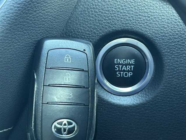 トヨタ カローラ G 福島県 2023(令5)年 4.8万km アティチュードブラックマイカ トヨタセーフティセンス/・衝突被害軽減ブレーキ/・車線維持支援/・レーダークルーズコントロール/・オートマチックハイビーム/・ロードサインアシスト/純正ディスプレイオーディオ/【フルセグTV/Bluetooth/Miracast】/・Tコネクトナビ/ステアリングリモコン/バックカメラ/ビルトインETC/LEDヘッドライト/・オートライト/純正フロアマット/スマートキー/・プッシュスタート/社外15インチアルミホイール