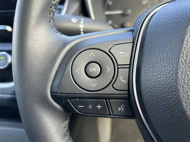 トヨタ カローラ G 福島県 2023(令5)年 4.8万km アティチュードブラックマイカ トヨタセーフティセンス/・衝突被害軽減ブレーキ/・車線維持支援/・レーダークルーズコントロール/・オートマチックハイビーム/・ロードサインアシスト/純正ディスプレイオーディオ/【フルセグTV/Bluetooth/Miracast】/・Tコネクトナビ/ステアリングリモコン/バックカメラ/ビルトインETC/LEDヘッドライト/・オートライト/純正フロアマット/スマートキー/・プッシュスタート/社外15インチアルミホイール