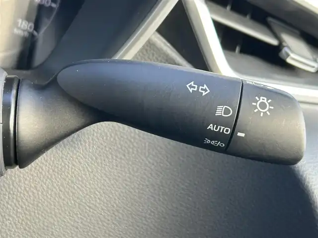 トヨタ カローラ G 福島県 2023(令5)年 4.8万km アティチュードブラックマイカ トヨタセーフティセンス/・衝突被害軽減ブレーキ/・車線維持支援/・レーダークルーズコントロール/・オートマチックハイビーム/・ロードサインアシスト/純正ディスプレイオーディオ/【フルセグTV/Bluetooth/Miracast】/・Tコネクトナビ/ステアリングリモコン/バックカメラ/ビルトインETC/LEDヘッドライト/・オートライト/純正フロアマット/スマートキー/・プッシュスタート/社外15インチアルミホイール