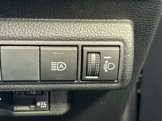 トヨタ カローラ G 福島県 2023(令5)年 4.8万km アティチュードブラックマイカ トヨタセーフティセンス/・衝突被害軽減ブレーキ/・車線維持支援/・レーダークルーズコントロール/・オートマチックハイビーム/・ロードサインアシスト/純正ディスプレイオーディオ/【フルセグTV/Bluetooth/Miracast】/・Tコネクトナビ/ステアリングリモコン/バックカメラ/ビルトインETC/LEDヘッドライト/・オートライト/純正フロアマット/スマートキー/・プッシュスタート/社外15インチアルミホイール