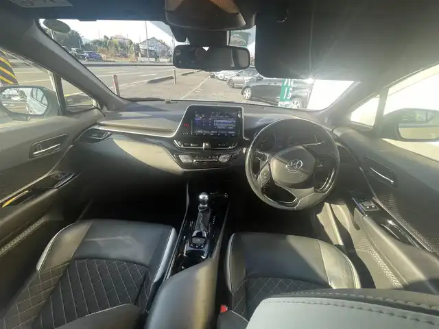 トヨタ Ｃ－ＨＲ G モード ネロ 神奈川県 2019(平31)年 14.4万km ブラック/メタルストリームM 衝突軽減システム/レーンキープアシスト/横滑り防止装置/アダプティブクルーズコントロール/電動サイドブレーキ/ハーフレザーシート/シートヒーター/カーテンエアバッグ/サイドエアバッグ/電動サイドブレーキ/エアロ（リア）/純正ナビ（NSZT-Y68T）/CD/FM/AM/フルセグTV/BT/SD/純正AW１８インチ/LEDヘッドライト/オートライト/フォグランプ/社外フロアマット/isofix