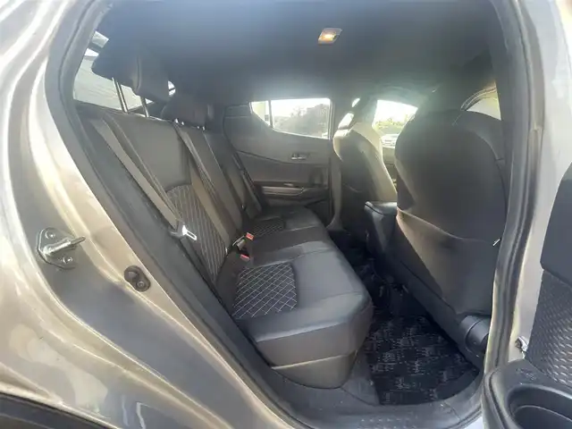 トヨタ Ｃ－ＨＲ G モード ネロ 神奈川県 2019(平31)年 14.4万km ブラック/メタルストリームM 衝突軽減システム/レーンキープアシスト/横滑り防止装置/アダプティブクルーズコントロール/電動サイドブレーキ/ハーフレザーシート/シートヒーター/カーテンエアバッグ/サイドエアバッグ/電動サイドブレーキ/エアロ（リア）/純正ナビ（NSZT-Y68T）/CD/FM/AM/フルセグTV/BT/SD/純正AW１８インチ/LEDヘッドライト/オートライト/フォグランプ/社外フロアマット/isofix