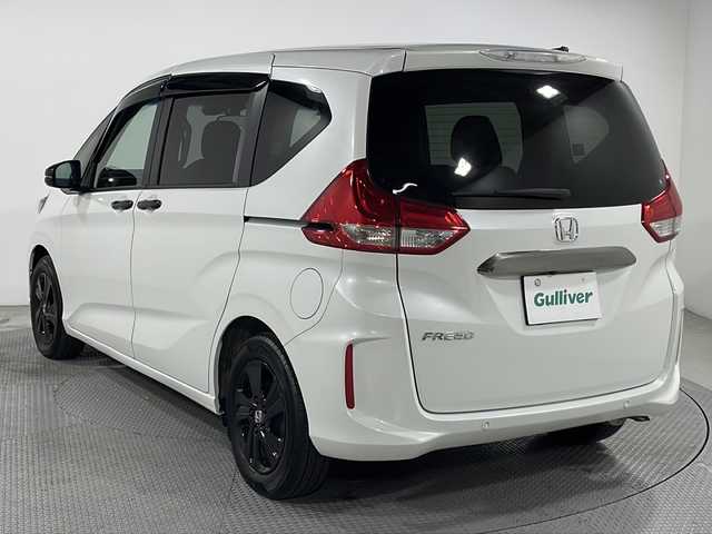 ホンダ フリード G ブラックスタイル 広島県 2023(令5)年 2.9万km プラチナホワイトパール 純正９型ナビ　/両側パワースライドドア　/シートヒーター　/レーダークルーズコントロール　/バックカメラ　/フルセグ　/レーンキープアシスト　/オートライト　/衝突軽減　/コーナーセンサー　/ETC　/ドライブレコーダー/純正１５インチアルミホイール(185/65/R15)/エアバック（運転席/助手席）