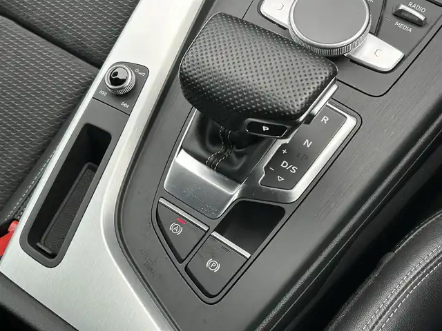 アウディ Ａ５ SB 40TFSIスポーツ 茨城県 2020(令2)年 5.9万km 白 Sラインパッケージ/アウディプレセンス/アダプティブクルーズコントロール/レーンアシスト/半革/シートヒーター/M付パワーシート/ナビ/12セグ/BT/USB/DVD/バックカメラ/パーキングエイド/LED/パワーテールゲート/ETC2.0/前後ドラレコ/禁煙車