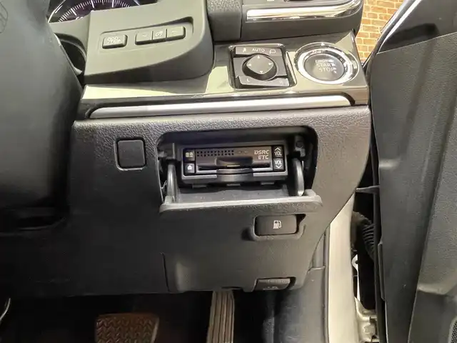 トヨタ クラウン アスリート S i－Four 岩手県 2013(平25)年 18.4万km プレシャスシルバー ４WD/寒冷地仕様/クルーズコントロール/横滑り防止装置/MTモード付きAT/パワーシート/自動防眩ミラー/純正ナビ/フルセグTV/バックカメラ/ETC2.0/ステアリングスイッチ/オートライト/HIDヘッドランプ/フロント・リヤフォグランプ/社外17インチアルミホイール