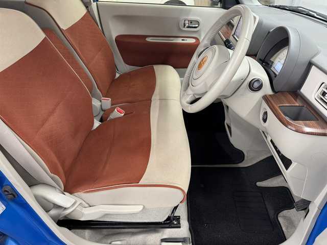 スズキ ラパン S セレクション 三重県 2017(平29)年 4.5万km ブリスクブルーメタリック/ホワイト2トーンルーフ ガソリン/FF/インパネCVT/ストラーダ 7インチナビ CN-RE04D/（FM/AM/SD/iPod/TV/USB/Bluetooth/MEMORY MUSIC/CD/DVD/VTR）/バックカメラ/ドライブレコーダー 前方/ETC/安全/・レーダーブレーキサポート/・誤発進抑制機能/・ESP/・ABS/装備/・シートヒーター（D/N）/・オートライト/・ディスチャージヘッドランプ（HID・キセノン）/・オートエアコン/・ステアリングスイッチ/・電動格納ドアミラー/・パワーステアリング/・全ドアパワーウインドウ/・プッシュスタート/・スマートキーx2/・純正ホイールキャップ＋14インチスチールホイール/・ベンチシート/・2トーンカラー『ブリスクブルーメタリック/ホワイト2トーンルーフ［DRT］』/など