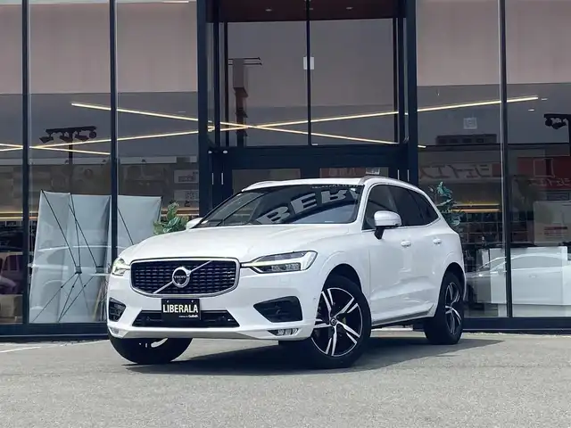ボルボ ＸＣ６０ D4 AWD Rデザイン 福岡県 2019(令1)年 3.9万km クリスタルホワイトP ・サンルーフ/・クルーズコントロール/・純正HDDナビ/USB/Bluetooth/CD/DVD/・全方位カメラ/・ハーフレザーシート/シートヒーター/・前後ドライブレコーダー/・フルセグ/・ETC/・純正19AW/・パーキングアシスト/・アイドリングストップ/・スマートキー/・スペアキー/・フルフラットシート/・パワーシート/・レーンキープアシスト/・オートライト/・LEDライト/・保証書/・取扱説明書