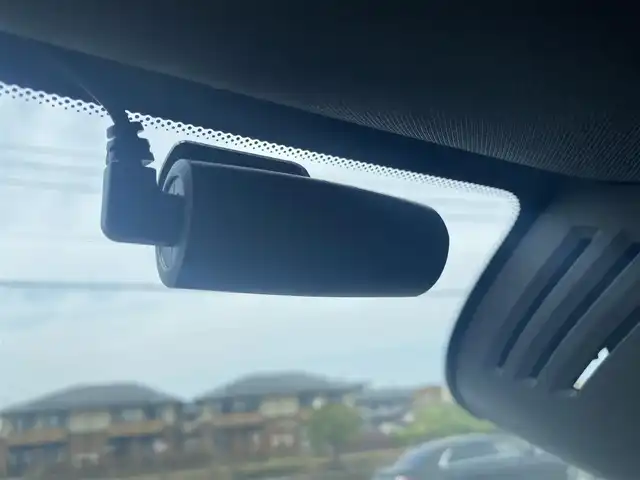 ボルボ ＸＣ６０ D4 AWD Rデザイン 福岡県 2019(令1)年 3.9万km クリスタルホワイトP ・サンルーフ/・クルーズコントロール/・純正HDDナビ/USB/Bluetooth/CD/DVD/・全方位カメラ/・ハーフレザーシート/シートヒーター/・前後ドライブレコーダー/・フルセグ/・ETC/・純正19AW/・パーキングアシスト/・アイドリングストップ/・スマートキー/・スペアキー/・フルフラットシート/・パワーシート/・レーンキープアシスト/・オートライト/・LEDライト/・保証書/・取扱説明書
