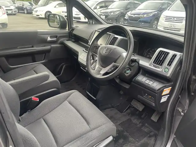 ホンダ ステップワゴン スパーダ パワーエディション 東京都 2013(平25)年 8.2万km ポリッシュドメタルメタリック (株)IDOMが運営する【じしゃロン昭島店】の自社ローン専用車両になります。こちらは現金またはオートローンご利用時の価格です。自社ローンご希望の方は別途その旨お申付け下さい/純正ナビ（ＳＤ・ＤＶＤ・ＴＶ）/バックカメラ/パワースライドドア/ETC/ウィンカーミラー/純正アルミホイール/純正フロアマット