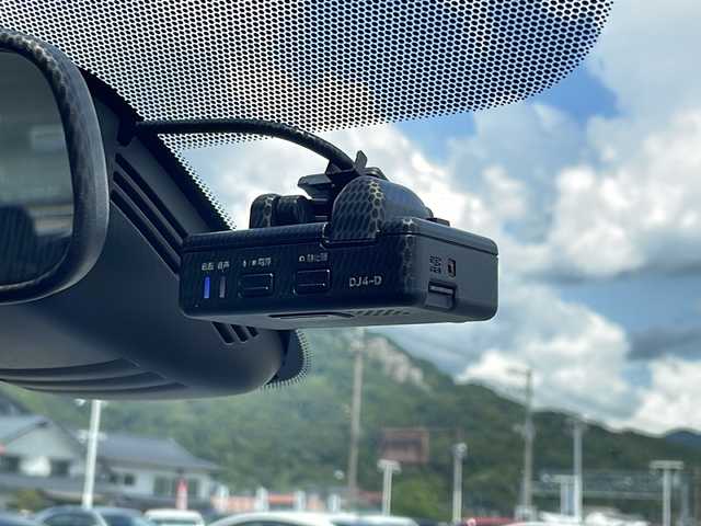 日産 セレナ e－パワー ハイウェイスター V 福岡県 2020(令2)年 7.2万km ブリリアントホワイトパール ・純正ナビ　フルセグ　DVD再生　Bluetooth/・全方位カメラ/・両側パワースライドドア/・スマートキー/・ドライブレコーダー/・ETC車載機/・フロアマット/・ドアバイザー/・LEDヘッドライト/・ハンズフリースライドドア