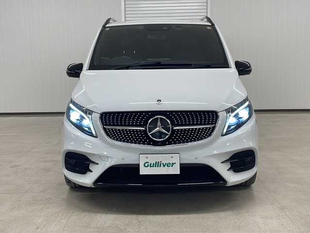メルセデス・ベンツ Ｍ・ベンツ Ｖ２２０ d AVG EXTロング ブラックスイート 岡山県 2023(令5)年 3.2万km 白 純正メモリナビ（applecarplay/androidauto/bt/ラジオ/フルセグ）/全方位カメラ/ＥＴＣ/レーダー探知機/デジタルインナーミラー/ドライブレコーダー/前席（シートヒータ・エアシート・パワーシート）/冷蔵庫/前席ドリンクホルダー保温・保冷機能付き/衝突軽減システム/アクティブブレーキアシスト/ブラインドスポットモニター/アテンションアシスト/レーンキープアシスト/前後コーナーセンサー/両側パワースライドドア/パワーバックドア/後席エアコン/純正フロアマット/オートライト