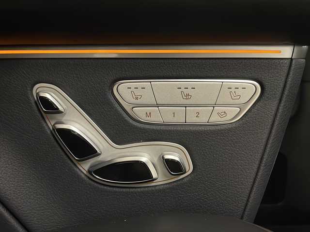 メルセデス・ベンツ Ｍ・ベンツ Ｖ２２０ d AVG EXTロング ブラックスイート 岡山県 2023(令5)年 3.2万km 白 純正メモリナビ（applecarplay/androidauto/bt/ラジオ/フルセグ）/全方位カメラ/ＥＴＣ/レーダー探知機/デジタルインナーミラー/ドライブレコーダー/前席（シートヒータ・エアシート・パワーシート）/冷蔵庫/前席ドリンクホルダー保温・保冷機能付き/衝突軽減システム/アクティブブレーキアシスト/ブラインドスポットモニター/アテンションアシスト/レーンキープアシスト/前後コーナーセンサー/両側パワースライドドア/パワーバックドア/後席エアコン/純正フロアマット/オートライト