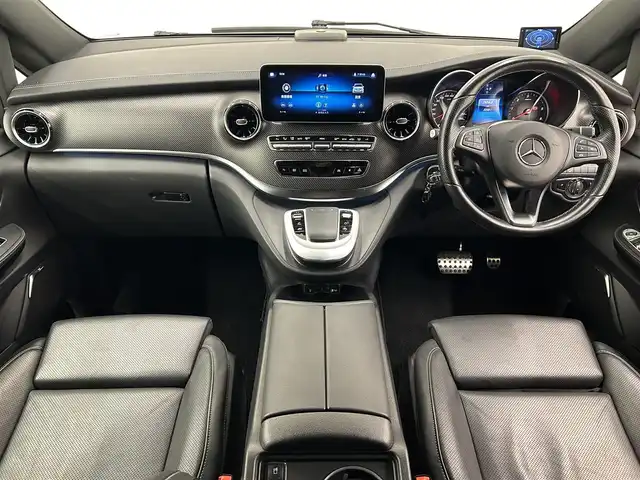 メルセデス・ベンツ Ｍ・ベンツ Ｖ２２０ d AVG EXTロング ブラックスイート 岡山県 2023(令5)年 3.2万km ロッククリスタルホワイト レーダーセーフティパッケージ/アクティブディスタンスアシスト・ディストロニック/レーンキーピングアシスト/ブラインドスポットアシスト/アクティブブレーキアシスト/パーキングパッケージ360°カメラシステム/パークトロニック/アダプティブハイビームアシスト・プラス/10.25インチメディアディスプレイ/地デジ/Burmesterサラウンドサウンドシステム/ナビ/冷蔵庫付きセンターコンソール/デジタルルームミラー/EASY-PACK自動開閉テールゲート/コンビニエンスオープニングクロージング機能/ブラックペイント19インチAMG7ツインスポークアルミホイール/AMGラインエクステリア/ナイトパッケージ/ブラックドアミラー/ブラックアクセントフロントグリル/ブラックアクセントフロントバンパー/ナッパーレザーシート/2列目エクスクルーシブシート/2列目フットレスト/3列目ベンチシート/アンビエントライト/シートベンチレーター(前席/2列目)/オプション色：ロッククリスタルホワイト/保証書/取説/スペアキー/記録簿