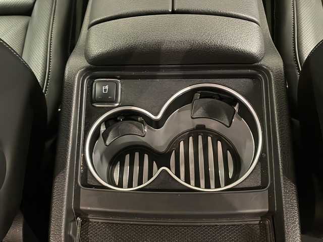 メルセデス・ベンツ Ｍ・ベンツ Ｖ２２０ d AVG EXTロング ブラックスイート 岡山県 2023(令5)年 3.2万km 白 純正メモリナビ（applecarplay/androidauto/bt/ラジオ/フルセグ）/全方位カメラ/ＥＴＣ/レーダー探知機/デジタルインナーミラー/ドライブレコーダー/前席（シートヒータ・エアシート・パワーシート）/冷蔵庫/前席ドリンクホルダー保温・保冷機能付き/衝突軽減システム/アクティブブレーキアシスト/ブラインドスポットモニター/アテンションアシスト/レーンキープアシスト/前後コーナーセンサー/両側パワースライドドア/パワーバックドア/後席エアコン/純正フロアマット/オートライト