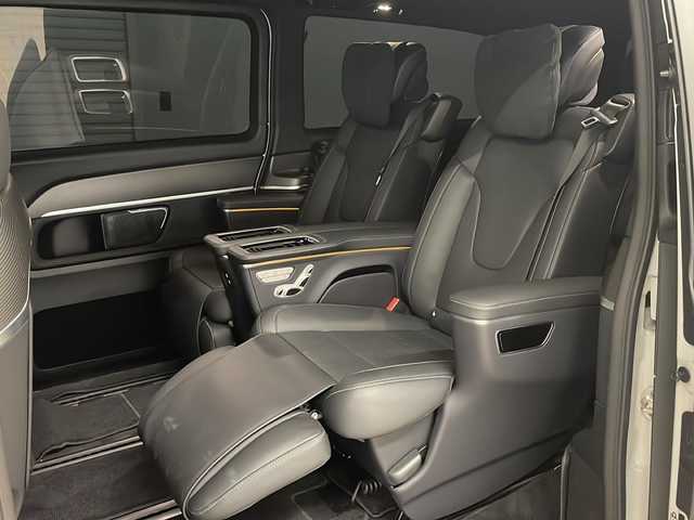 メルセデス・ベンツ Ｍ・ベンツ Ｖ２２０ d AVG EXTロング ブラックスイート 岡山県 2023(令5)年 3.2万km 白 純正メモリナビ（applecarplay/androidauto/bt/ラジオ/フルセグ）/全方位カメラ/ＥＴＣ/レーダー探知機/デジタルインナーミラー/ドライブレコーダー/前席（シートヒータ・エアシート・パワーシート）/冷蔵庫/前席ドリンクホルダー保温・保冷機能付き/衝突軽減システム/アクティブブレーキアシスト/ブラインドスポットモニター/アテンションアシスト/レーンキープアシスト/前後コーナーセンサー/両側パワースライドドア/パワーバックドア/後席エアコン/純正フロアマット/オートライト