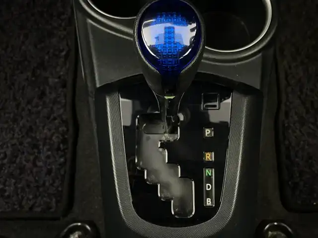 トヨタ アクア クロスオーバー 新潟県 2017(平29)年 5.2万km ジュエリーパープルマイカM 純正ナビ/　　フルセグ/CD/SD/BT/バックカメラ/HIDオートライト/ハーフレザーシート/シートヒーター/純正アルミホイール/スタッドレスタイヤ車載/スマートキー/ETC