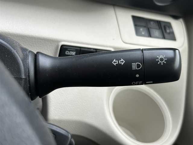 トヨタ シエンタ ハイブリッド X 静岡県 2018(平30)年 5.3万km シルバーM トヨタセーフティセンス/ケンウッドナビ/ワンセグＴＶ/ＣＤ再生/バックカメラ/ＥＴＣ/ＬＤＡ/オートハイビーム/プリクラッシュ/オートエアコン/ドアバイザー/片側電動スライドドア/ハロゲンヘッドライト