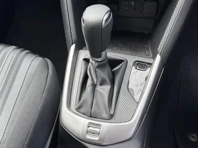 マツダ マツダ２ 15S スマートエディション 滋賀県 2020(令2)年 1.1万km ソニックシルバーM 純正7インチナビ/【Bluetooth/USB】/全方位カメラ/レーンキープアシスト/クリアランスソナー/衝突軽減ブレーキ/ブラインドスポットモニター/LEDヘッドライト/前後ドライブレコーダー/ETC/純正フロアマット/プッシュスタート/スマートキー/ステアリングリモコン