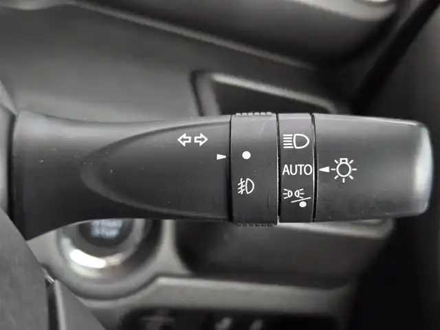 スズキ ソリオ HV MZ 鹿児島県 2021(令3)年 4万km ピュアホワイトP アダプティブクルーズコントロール　/純正オプション１０インチＳＤナビ　/全方位モニター　/Ｂｌｕｅｔｏｏｔｈオーディオ　/フルセグテレビ/カラーヘッドアップディスプレイ　/Ｄ＋Ｎ席シートヒーター　/スズキセーフティサポート/両側パワースライドドア/前後純正ドライブレコーダー/前後コーナーセンサー/横滑り防止装置/レーンキープアシスト/純正アルミホイール(15インチ)/プッシュスタート/スマートキー/エアバッグ(W+サイド)