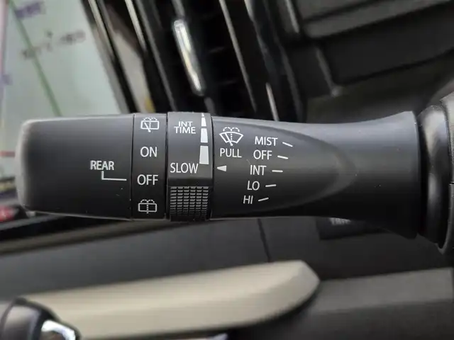 スズキ ソリオ HV MZ 鹿児島県 2021(令3)年 4万km ピュアホワイトP アダプティブクルーズコントロール　/純正オプション１０インチＳＤナビ　/全方位モニター　/Ｂｌｕｅｔｏｏｔｈオーディオ　/フルセグテレビ/カラーヘッドアップディスプレイ　/Ｄ＋Ｎ席シートヒーター　/スズキセーフティサポート/両側パワースライドドア/前後純正ドライブレコーダー/前後コーナーセンサー/横滑り防止装置/レーンキープアシスト/純正アルミホイール(15インチ)/プッシュスタート/スマートキー/エアバッグ(W+サイド)