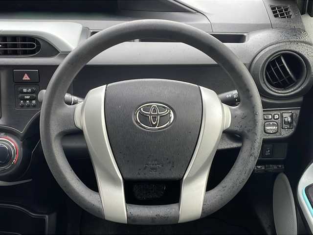 トヨタ アクア S 三重県 2013(平25)年 16.3万km スーパーホワイトⅡ 純正ナビ/バックカメラ/ETC/電動格納ウィンカーミラー/ヘッドライトレベライザー/オートライト/禁煙車