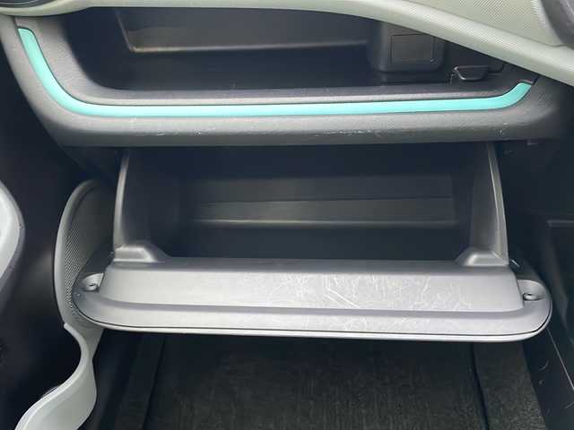 トヨタ アクア S 三重県 2013(平25)年 16.3万km スーパーホワイトⅡ 純正ナビ/バックカメラ/ETC/電動格納ウィンカーミラー/ヘッドライトレベライザー/オートライト/禁煙車