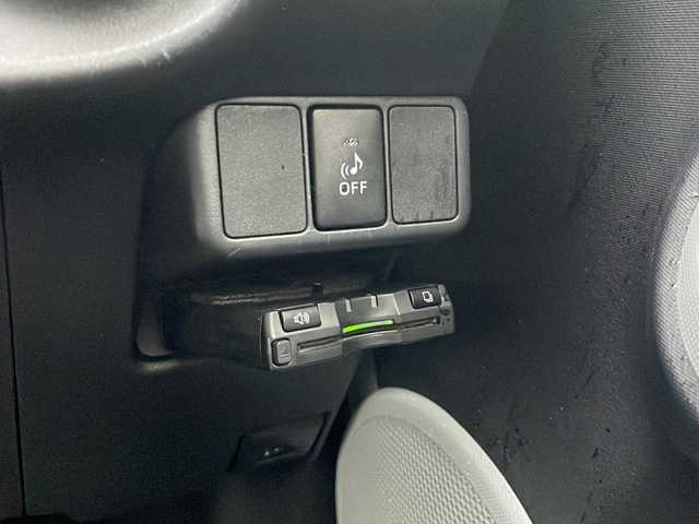 トヨタ アクア S 三重県 2013(平25)年 16.3万km スーパーホワイトⅡ 純正ナビ/バックカメラ/ETC/電動格納ウィンカーミラー/ヘッドライトレベライザー/オートライト/禁煙車