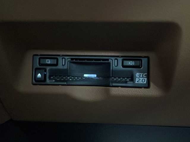 トヨタ ヴェルファイア ハイブリット Z プレミア 愛知県 2025(令7)年 0.1千km グレー ワンオーナー/左右独立ムーンルーフ/トヨタチームメイト/【アドバンストパーク・パーキングサポートブレーキ（周辺静止物）・アドバンストドライブ・緊急時操舵支援・フロントクロストラフィックアラート・レーンチェンジアシスト・ドライバーモニターカメラ】/Toyota Safety Sense/【プリクラッシュセーフティ・レーントレーシングアシスト・全車速追従機能付レーダークルーズコントロール・アダプティブハイビームシステム/・ロードサインアシスト・ドライバー異常時対応システム・プロアクティブドライビングアシスト・発進遅れ告知機能・BSM】/パーキングサポートブレーキ/デジタルインナーミラー/14インチディスプレイオーディオ/【車載ナビ・地デジTV・Mira cast】/ETC2.0/パノラミックビューモニター/ヘッドアップディスプレイ/両側パワースライドドア/パワーバックドア/本革シート/シートヒーター/ベンチレーション/ステアリングヒーター/置くだけ充電/新車保証書/スペアキーあり