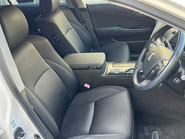 トヨタ クラウン アスリート ナビパッケージ 埼玉県 2008(平20)年 11.7万km ホワイトパールクリスタルシャイン 登録時116218km/純正HDDナビ/フルセグTV/CD/DVD/MD/AUX/バックカメラ/スマートキー×２/SPORTモード/SNOWモード/ECOモード/パワーシート（D＋N席）/革巻きハンドル/ステアリングリモコン/純正18インチアルミホイール/クルーズコントロール/ビルトインETC/純正フロアマット/電動格納ミラー/ウィンカーミラー/キセノンヘッドライト/フォグランプ/オートライト/ドアバイザー/プッシュスタート/保証書/取扱説明書/ナビ取説