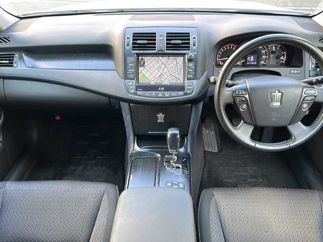 トヨタ クラウン アスリート ナビパッケージ 埼玉県 2008(平20)年 11.7万km ホワイトパールクリスタルシャイン 登録時116218km/純正HDDナビ/フルセグTV/CD/DVD/MD/AUX/バックカメラ/スマートキー×２/SPORTモード/SNOWモード/ECOモード/パワーシート（D＋N席）/革巻きハンドル/ステアリングリモコン/純正18インチアルミホイール/クルーズコントロール/ビルトインETC/純正フロアマット/電動格納ミラー/ウィンカーミラー/キセノンヘッドライト/フォグランプ/オートライト/ドアバイザー/プッシュスタート/保証書/取扱説明書/ナビ取説