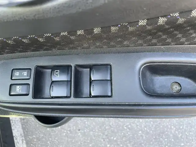 日産 ノート ライダー 長野県 2012(平24)年 11.2万km スーパーブラック ワンセグテレビ/プッシュスタート/ドアバイザー/電動格納ミラー/パワーウィンドウ/ETC/Bluetooth/iPod/AUX/ECO/アイドリングストップ/スマートキー/社外14インチAW