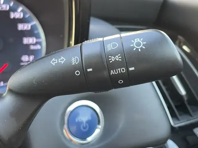 トヨタ クラウン ハイブリッド RS アドバンス 宮崎県 2018(平30)年 6.9万km プレシャスシルバー フルセグ純正ナビ/（BT）（DVD再生機能付き）/アイドリングストップ/プッシュスタート/クルーズコントロール/パワーステアリング/パーキングアシスト/パワーウィンドウ/MTモード付AT/（パドルシフト有り）/パワーシート/（Dシートメモリー付き）/純正アルミホイール/純正LEDヘッドライト/エアバックW/コーナーセンサー/純正フロアマット/ドライブレコーダー/レザーシート/オートライト/盗難防止装置/横滑り防止装置/ABS