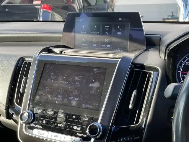 トヨタ クラウン ハイブリッド RS アドバンス 宮崎県 2018(平30)年 6.9万km プレシャスシルバー フルセグ純正ナビ/（BT）（DVD再生機能付き）/アイドリングストップ/プッシュスタート/クルーズコントロール/パワーステアリング/パーキングアシスト/パワーウィンドウ/MTモード付AT/（パドルシフト有り）/パワーシート/（Dシートメモリー付き）/純正アルミホイール/純正LEDヘッドライト/エアバックW/コーナーセンサー/純正フロアマット/ドライブレコーダー/レザーシート/オートライト/盗難防止装置/横滑り防止装置/ABS