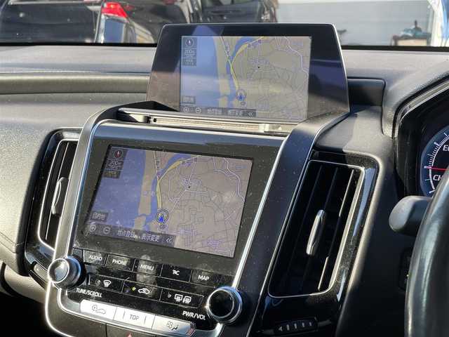 トヨタ クラウン ハイブリッド RS アドバンス 福井県 2018(平30)年 6.9万km プレシャスシルバー フルセグ純正ナビ/（BT）（DVD再生機能付き）/アイドリングストップ/プッシュスタート/クルーズコントロール/パワーステアリング/パーキングアシスト/パワーウィンドウ/MTモード付AT/（パドルシフト有り）/パワーシート/（Dシートメモリー付き）/純正アルミホイール/純正LEDヘッドライト/エアバックW/コーナーセンサー/純正フロアマット/ドライブレコーダー/レザーシート/オートライト/盗難防止装置/横滑り防止装置/ABS