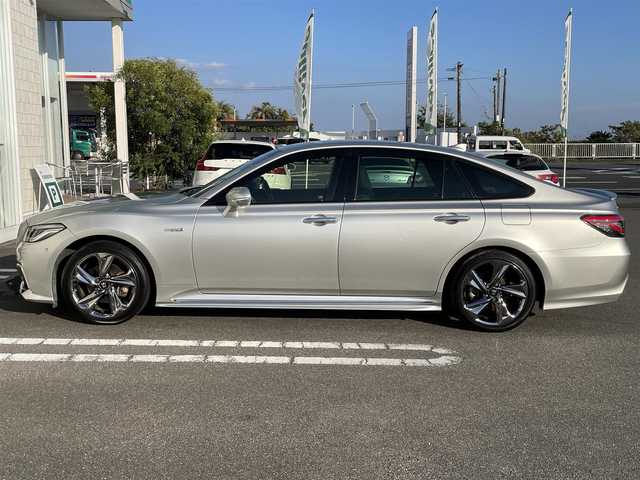 トヨタ クラウン ハイブリッド RS アドバンス 福井県 2018(平30)年 6.9万km プレシャスシルバー フルセグ純正ナビ/（BT）（DVD再生機能付き）/アイドリングストップ/プッシュスタート/クルーズコントロール/パワーステアリング/パーキングアシスト/パワーウィンドウ/MTモード付AT/（パドルシフト有り）/パワーシート/（Dシートメモリー付き）/純正アルミホイール/純正LEDヘッドライト/エアバックW/コーナーセンサー/純正フロアマット/ドライブレコーダー/レザーシート/オートライト/盗難防止装置/横滑り防止装置/ABS